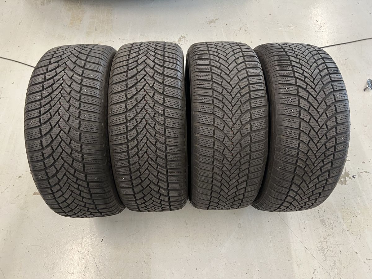 Bridgestone Pneumatici & Ruote complete: Winterreifen Bridgestone 235/50/18 – Usato da Hünenberg venduto da Auto-Klinik01