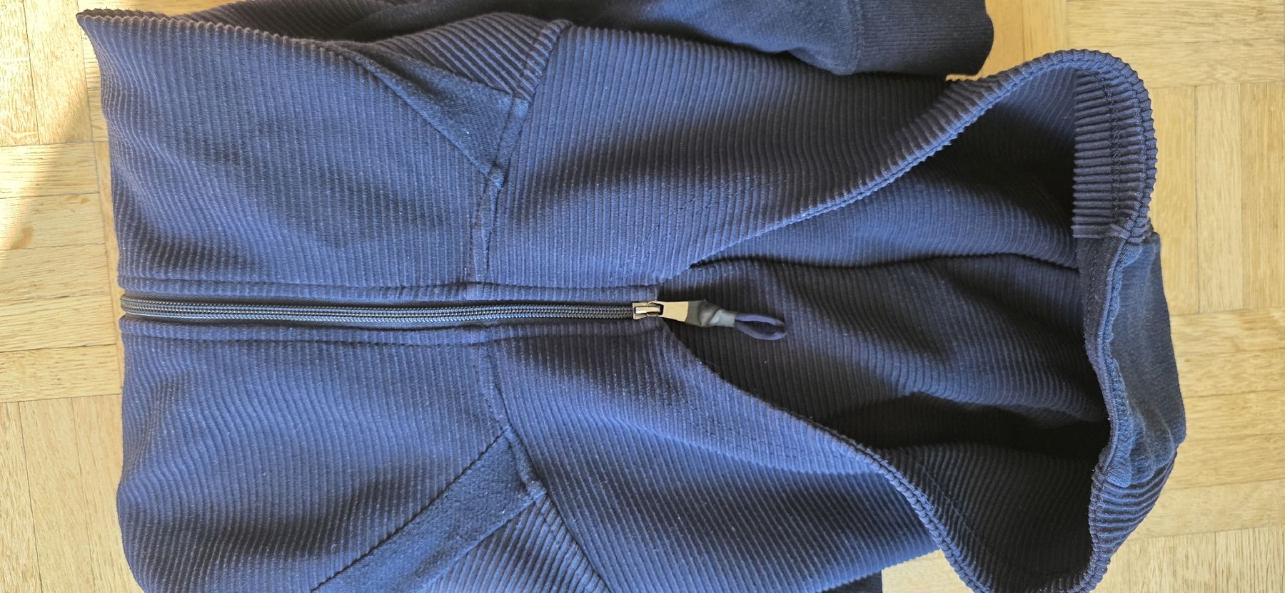 Jacken: Veste /gilet/ pull bleu marine taille XL Cecil – Gebraucht aus Yverdon-les-Bains von van_dq65 1