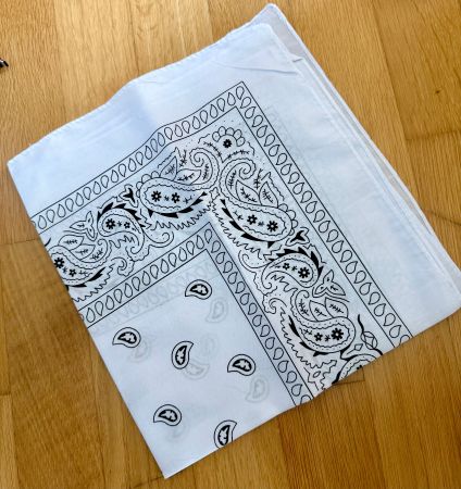 BANDANA MIT PAISLEY  PRINT, WEISS NEU