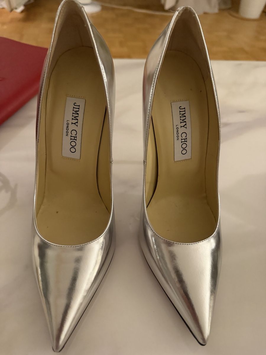 Jimmy Choo Chaussures femmes: Jimmy Choo Anouk silber Pump – D'occasion à Küsnacht ZH par Glamour2019