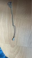 Silberhalskette mit Anhänger, funkelnd, Sommer-Accessoire