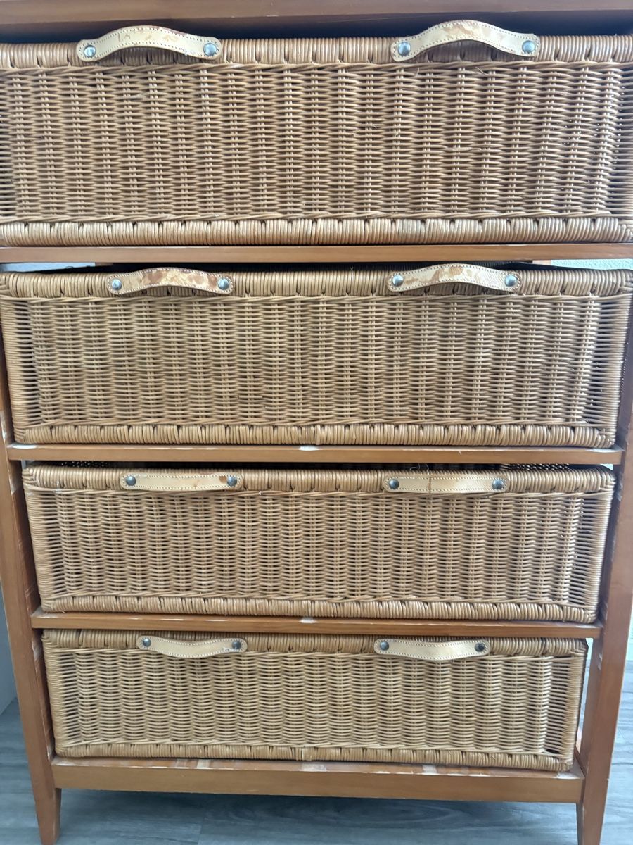 Cassettiere: Rattan Kommode mit 4 Rattankörben Holz – Usato da Kilchberg ZH venduto da ros_9x58 3