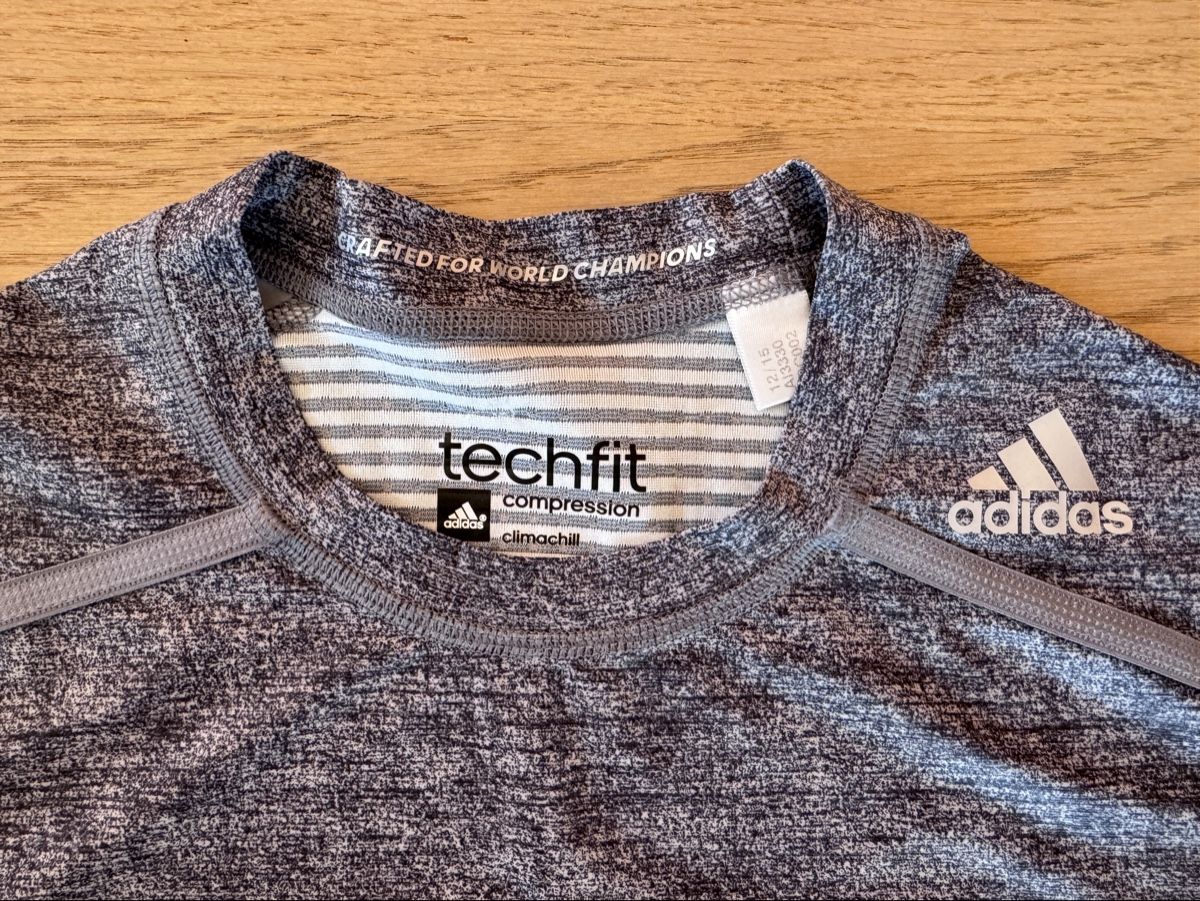 Adidas Top: Adidas techfit compression sports top - size L – Nuovo e nell'imballaggio originale da Genève venduto da swissjojo 3