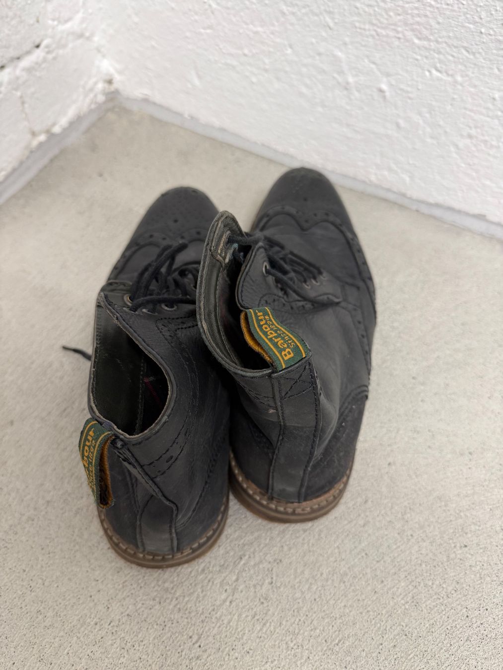 Barbour Herrenschuhe: Barbour Leather Brogue Boots - UK 9 – Gebraucht aus Zürich von qggq 2