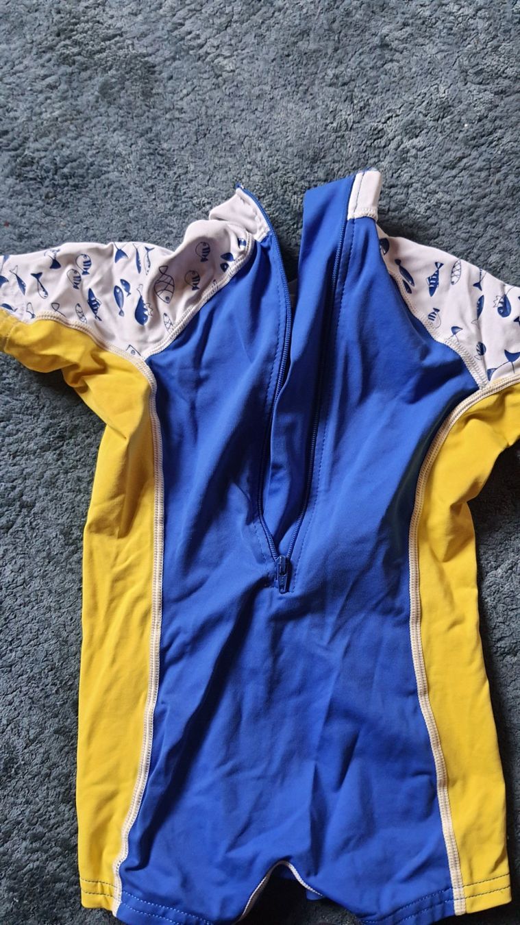 Badehosen & -kleider: costume de bain taille 74-80 – Gebraucht aus Montmollin von islachat 1