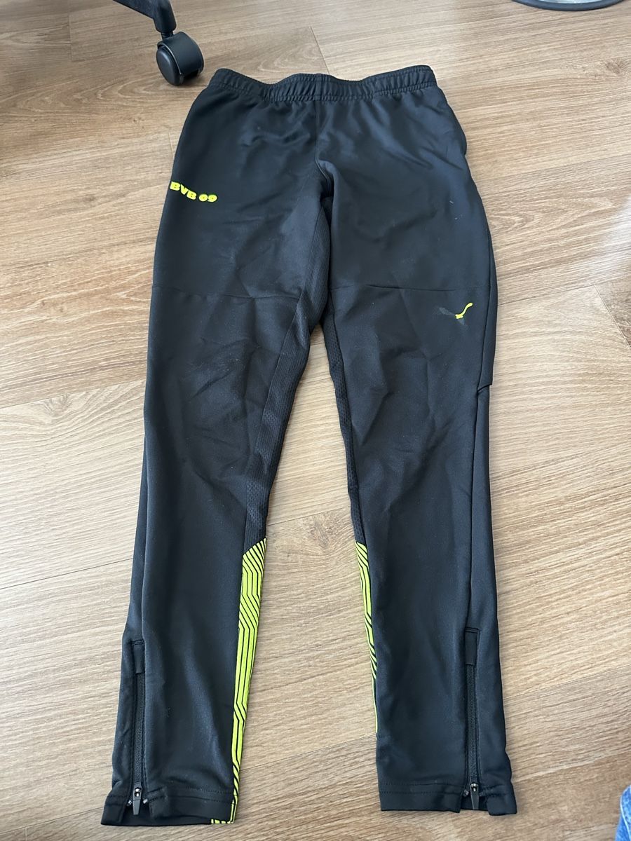 Pantaloni: Puma BVB 09 Trainingshose schwarz Grösse 152 – Usato da Seuzach venduto da pon_sdw7