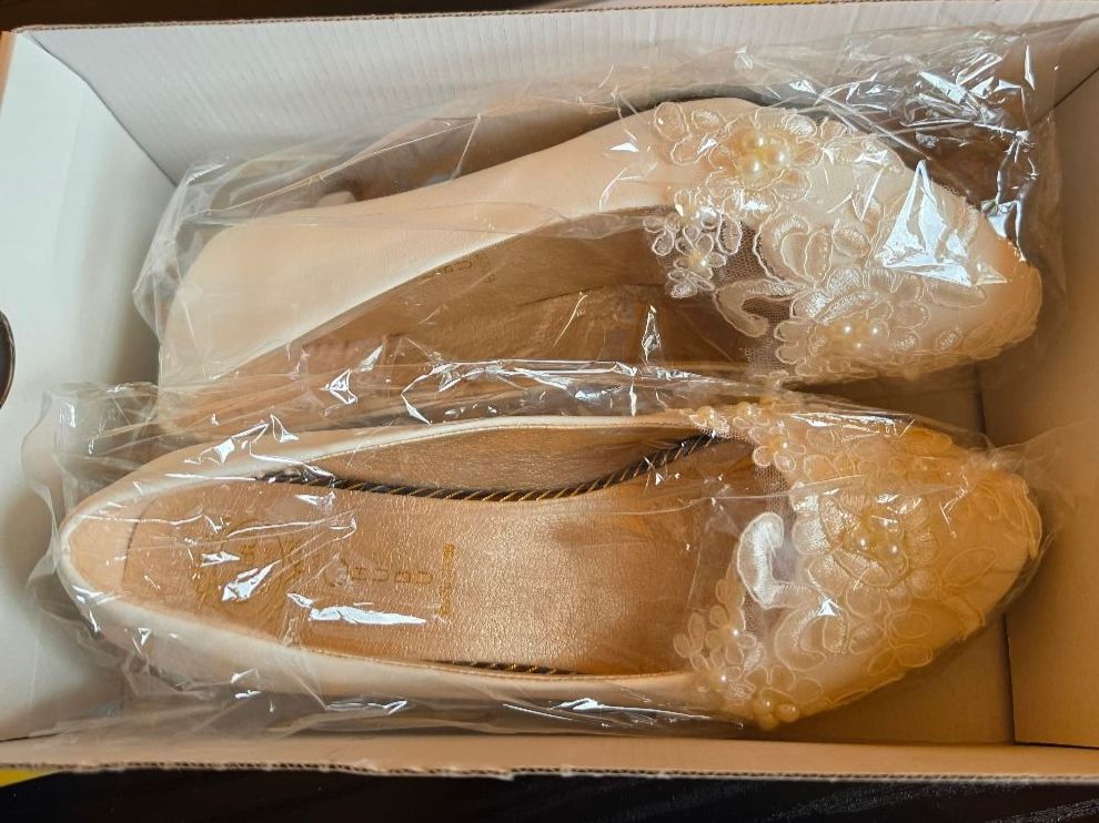 Scarpe da donna: DAMEN SCHUHE GRÖSSE 40 – Nuovo e nell'imballaggio originale da Dintikon venduto da bonita099