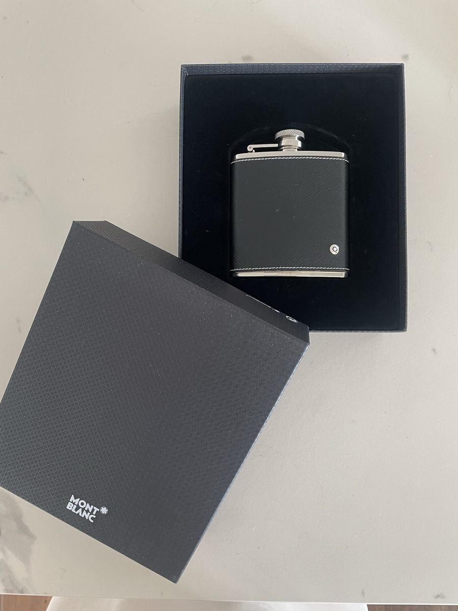 Sonstiges: Montblanc Flachmann Leder Schwarz mit Box neu, large – Gebraucht aus Opfikon von janineschlosser