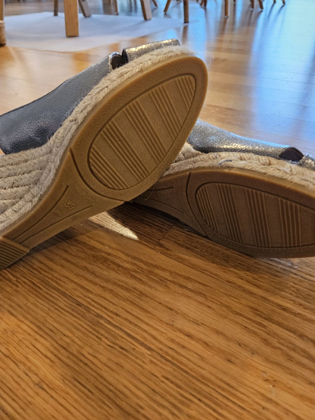 Damenschuhe: Keilsandaletten, silber, Gr. 39, NEU – Neu (gemäss Beschreibung) aus St. Gallen von ram_87p7 5
