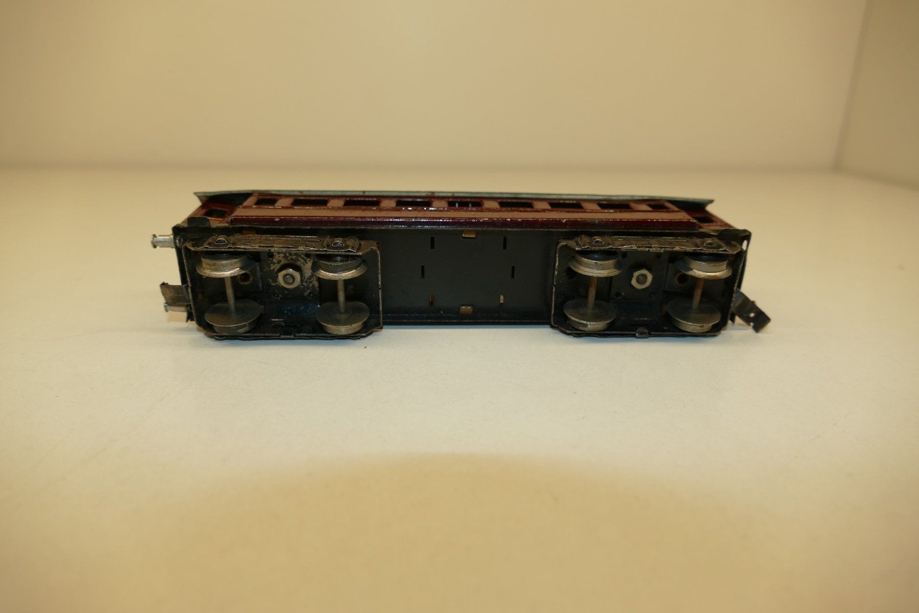 Märklin Trains électriques: Märklin H0: Mitropa Speisewagen – Défectueux à Niederhasli par rail-duerst 5