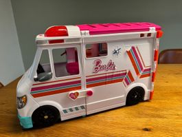 Barbie Krankenwagen Bus