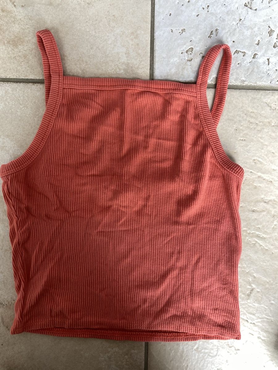 Top: Rotes Top – Usato da Bolligen venduto da giu_2gf5