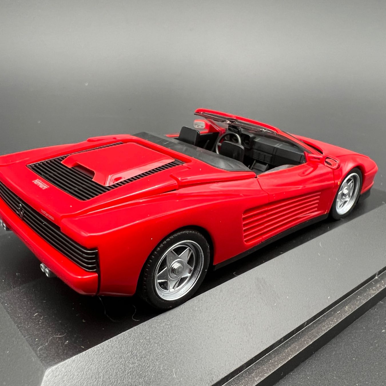 Herpa Modellini d'auto: Ferrari Testarossa Cabrio Vitrinenmodell ohne OVP – Usato da Häusernmoos venduto da adlerfedern 6