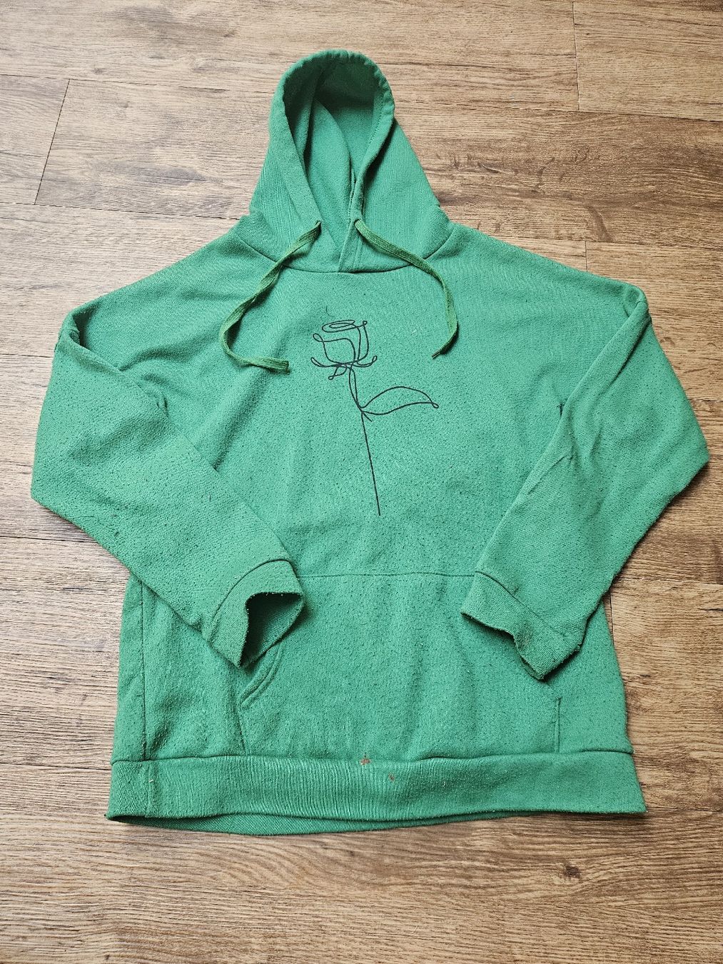 Pulls & Sweat-shirts: Pullover mit Kapuze grün Rose Print – D'occasion à Unterseen par Panini56