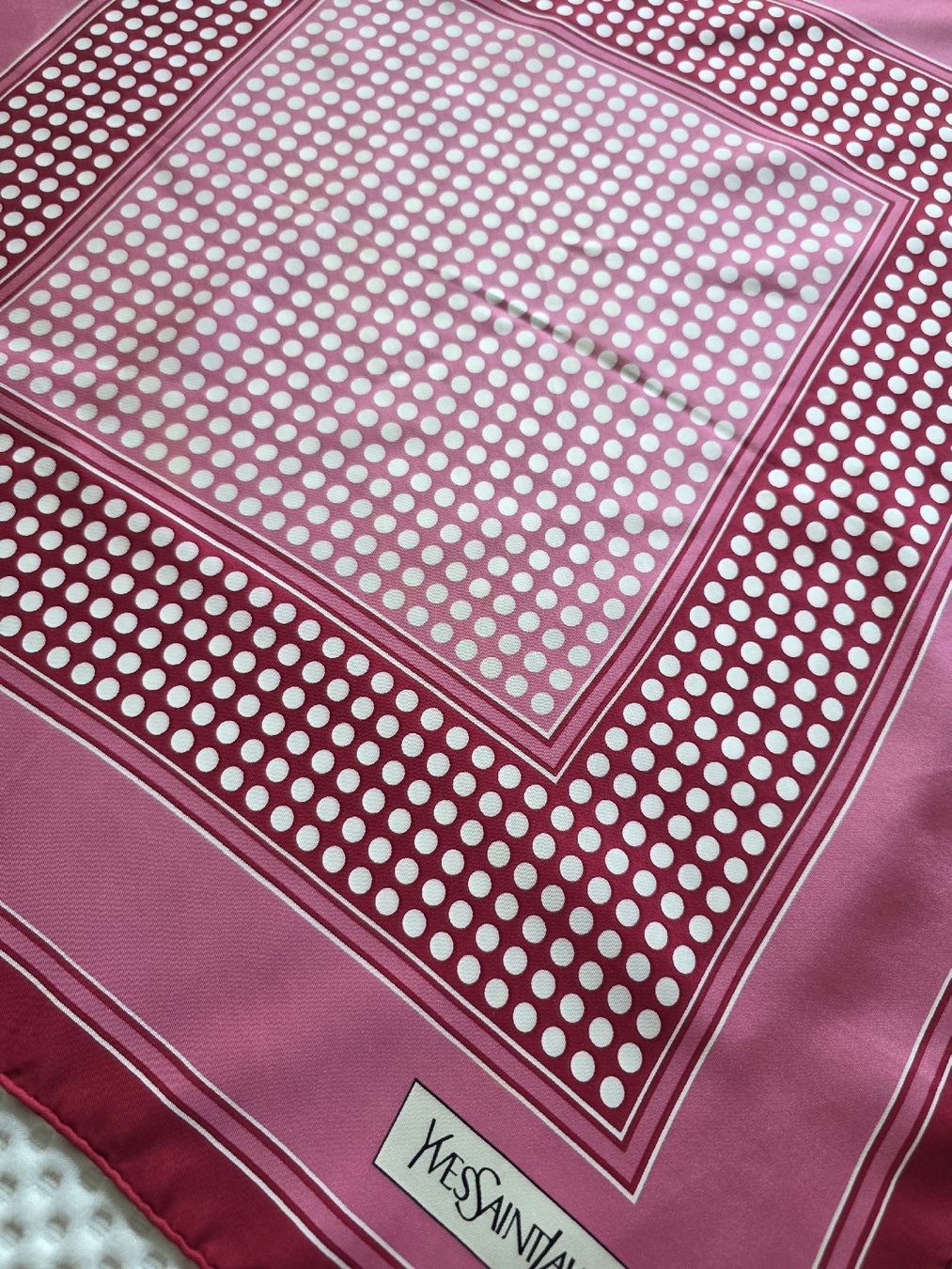 Saint Laurent Foulards, Tücher & Schals: YSL Seidentuch 58×58 cm – Gebraucht aus Zürich von LIMAR 4