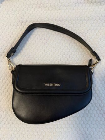 Valentino Handtasche Schwarz – Elegante Schultertasche!