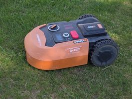 Worx Landroid m700 3j mit Ladestation und neuem Netzteil