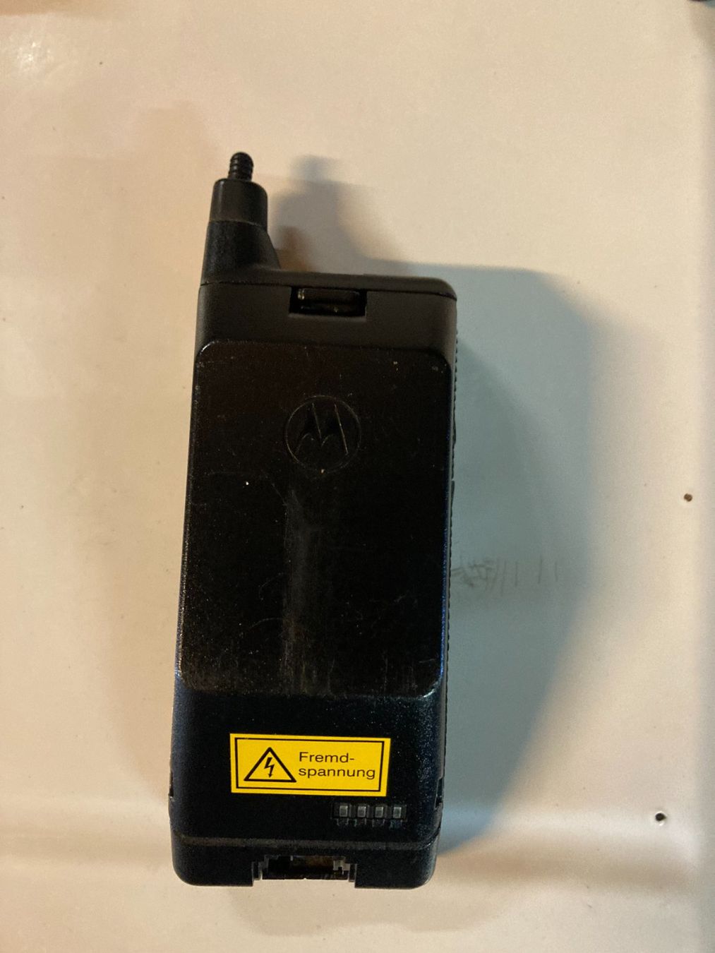 Motorola Telefoni cellulari / Smartphones: Altes MOTOROLA Natel, inkl. Ladegerät – Difettoso da Filzbach venduto da Sugi7 2