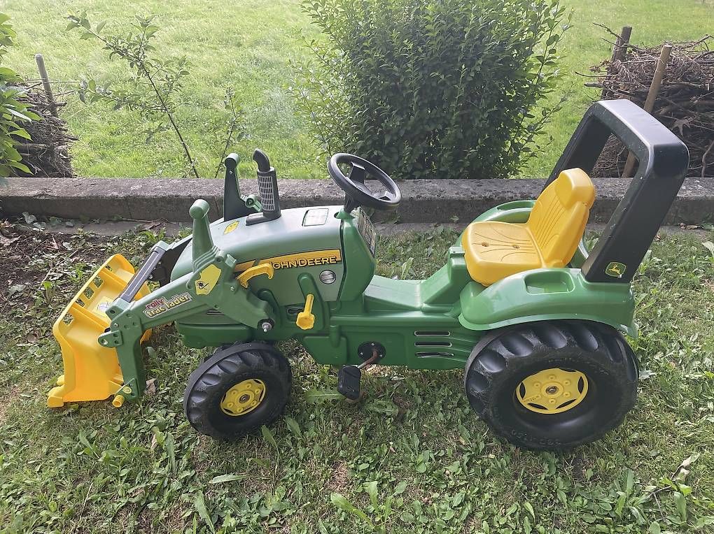Véhicules pour enfants: John Deere Trettraktor mit Anhänger – D'occasion à Root par diala3 1