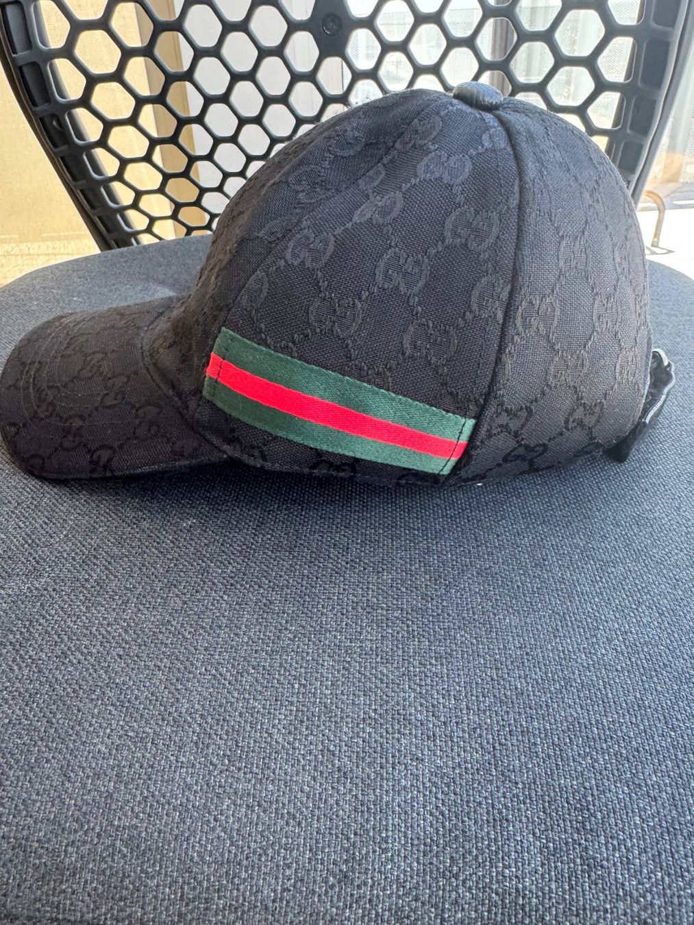 Gucci Chapeaux, bonnets & casquettes: Casquette Gucci noire – D'occasion à Sion par kedelazic