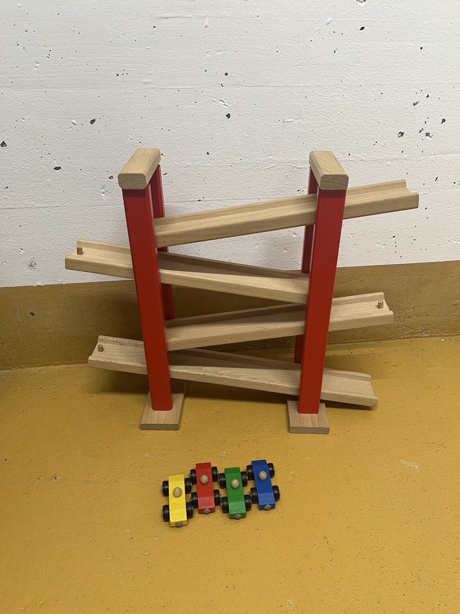 Spielzeuge: Auto Holzbahn – Gebraucht aus Würenlos von An-Mo21