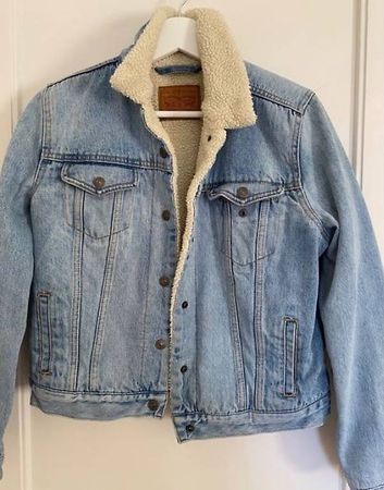Levi's Sherpa Trucker Jacke Grösse M für Frauen, top Zustand