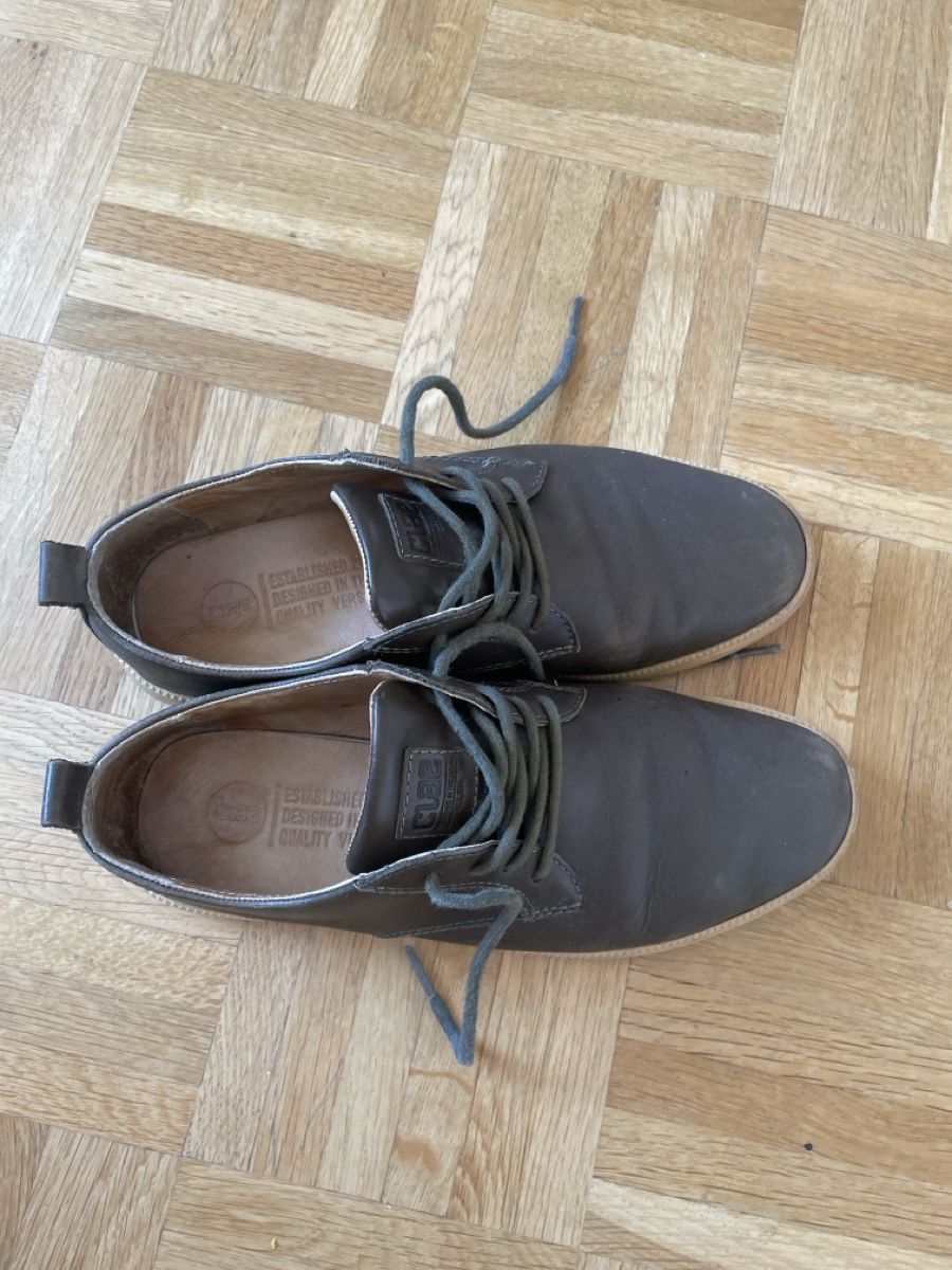 Scarpe da donna: Clae Schuhe. Echt Leder . Große 40 – Usato da Basel venduto da Kamberly 1
