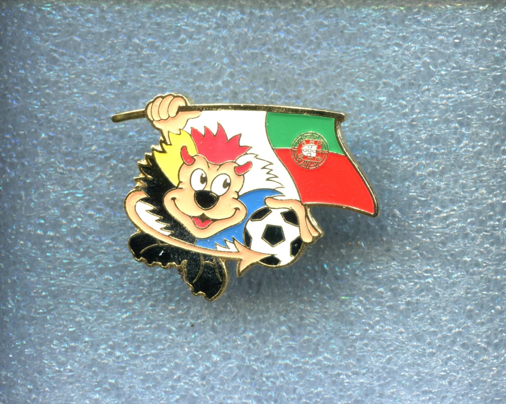 Placchette & Badge: UEFA  EURO 2000  Portugal – Usato da Winterthur venduto da Sammleroase