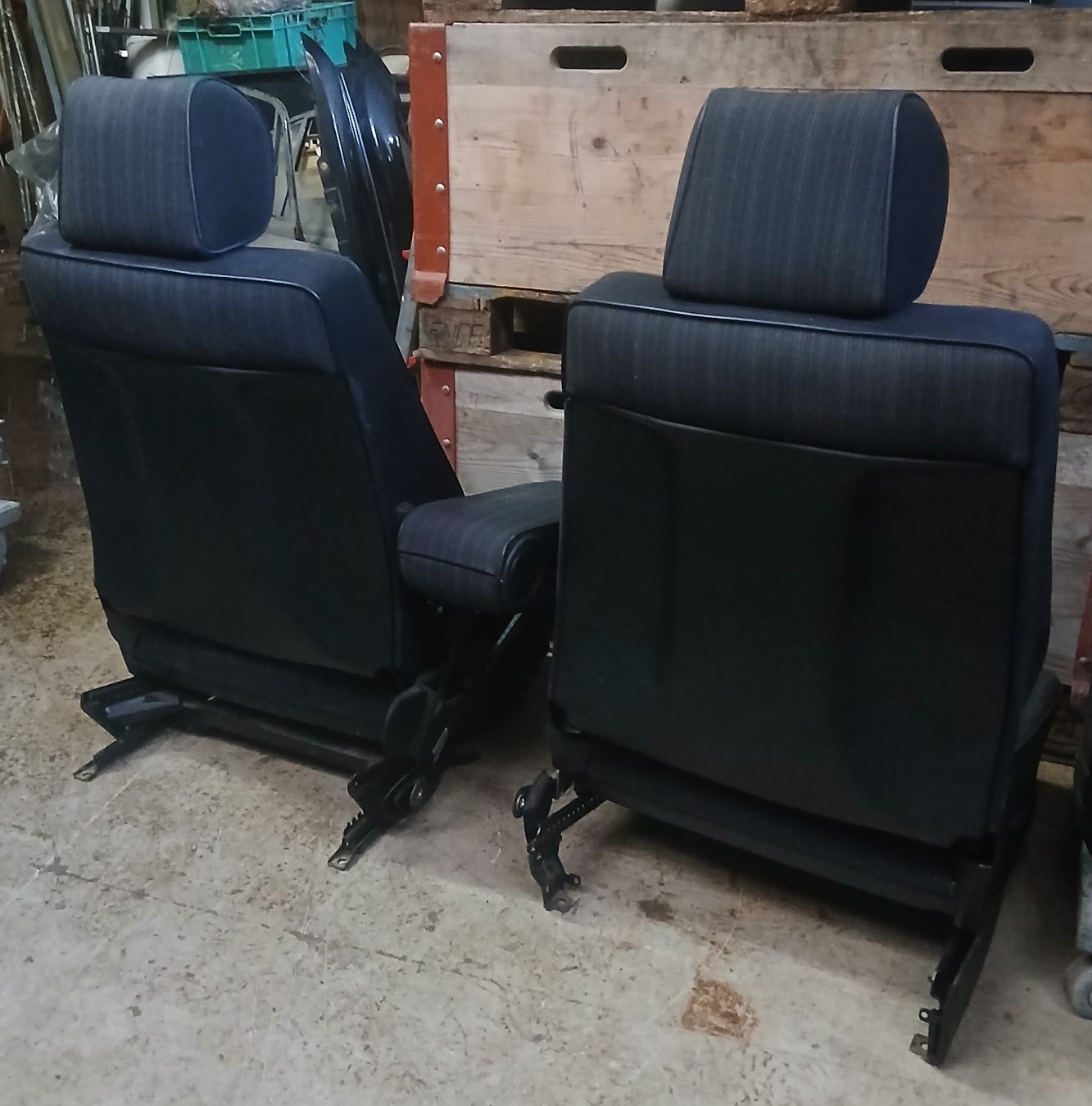 Mercedes-Benz Toutes les pièces auto: Sièges Mercedes W124 – D'occasion à la heutte par Auto-stock 1