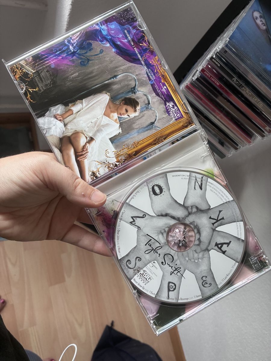 CDs: Taylor Swift CD – Neu (gemäss Beschreibung) aus Mels von joe_lin572 1