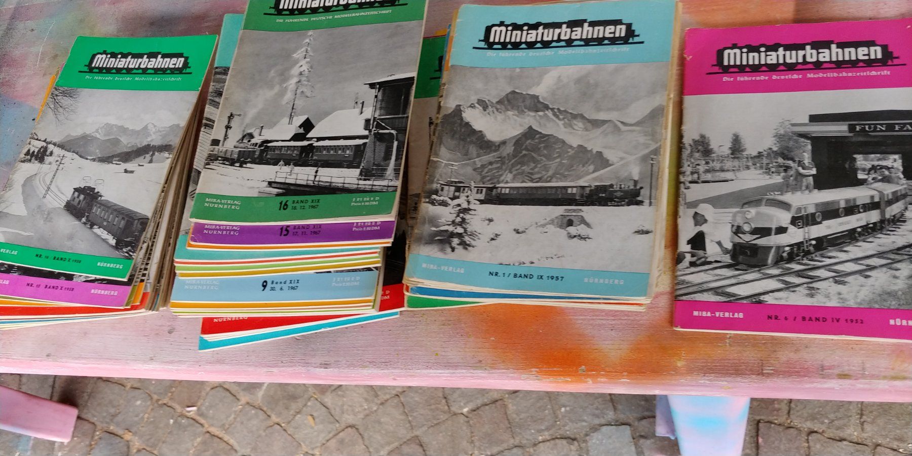 Revues & Magazines: alte Miniaturbahnen Hefte 1952-1967 – D'occasion à Waltenschwil par Ardnas007