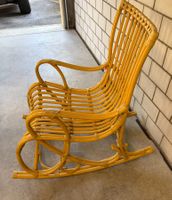 Schaukelstuhl Rattan, sehr guter Zustand
