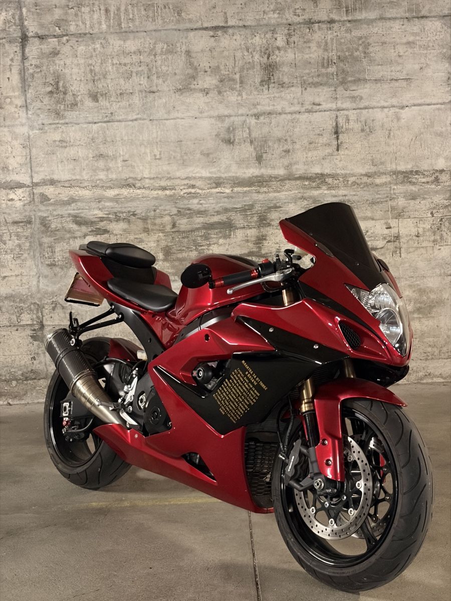 Suzuki Strada: Suzuki GSXR 1000  – Usato da Zuchwil venduto da dor_m2xk