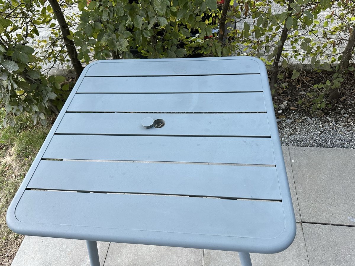 Fermob Tables: Gartentisch Fermob 80x80 – D'occasion à Niederurnen par KEVIN078 2