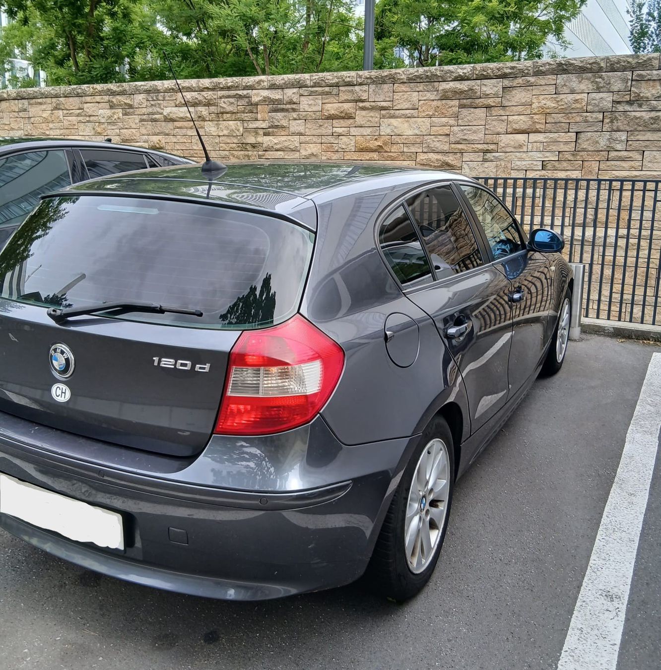 BMW Automobili: BMW 120 D Automat – Usato da Basel venduto da OptimalCars 1