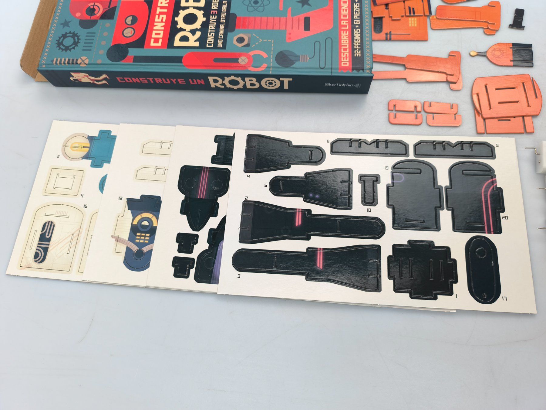 Jeux de construction: Construye un Robot Bausatz - Silver Dolphin – D'occasion à Rüti ZH par Restwert_Rueti_ZH 3