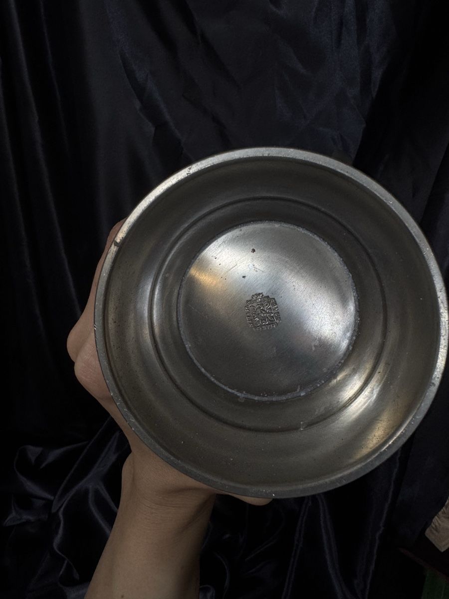 Teiere: Pewter Pitcher with Lid and Chain, Used Condition – Usato da Bern venduto da NOKOMETA 1