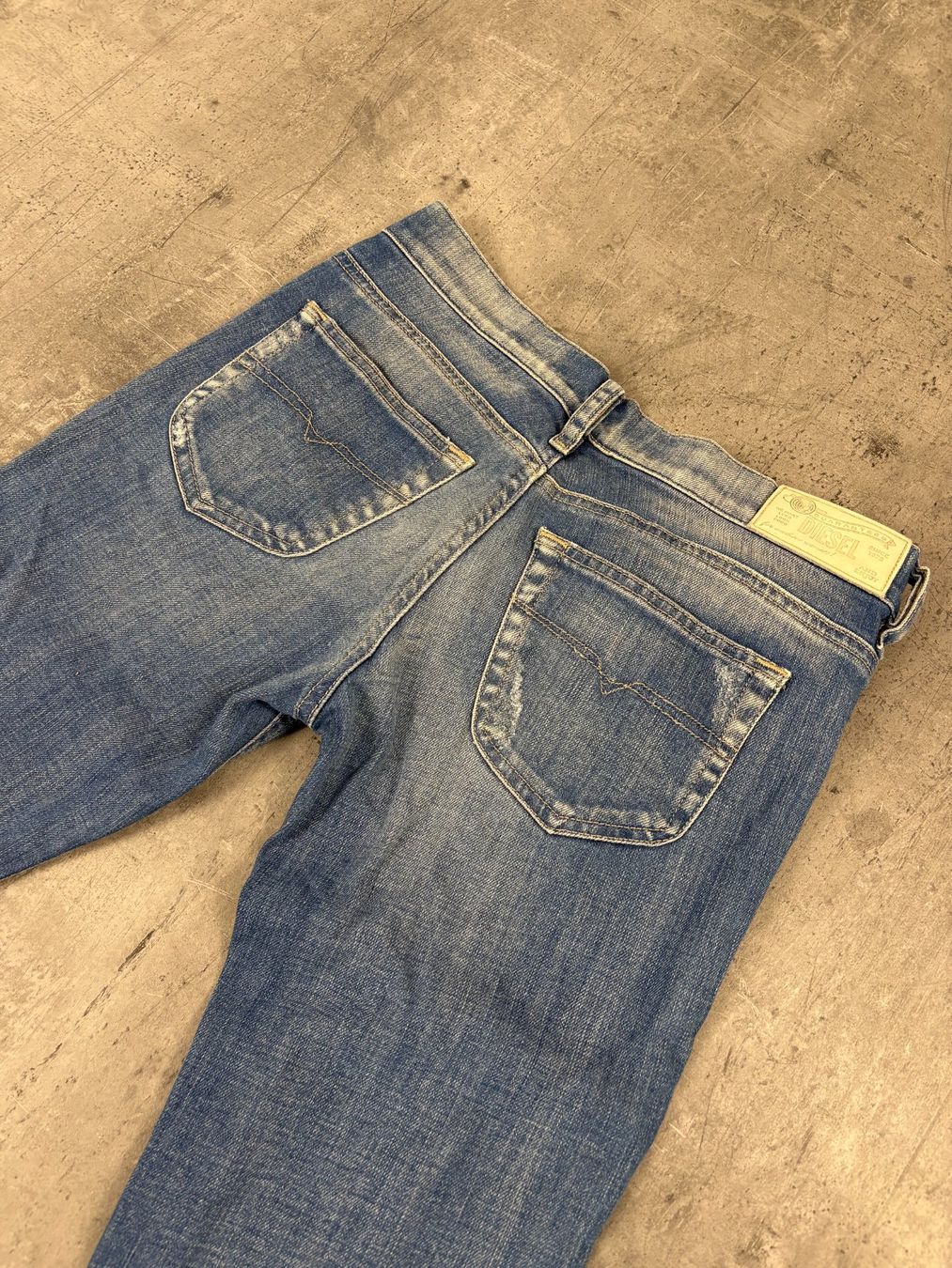 Diesel Jeans: Vintage Diesel Bootcut Flared Jeans (S) – Nuovo (secondo la descrizione) da Werdenberg venduto da hase.vintage 2