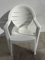 Set aus 10 Gartenstühlen stapelbar guter Zustand