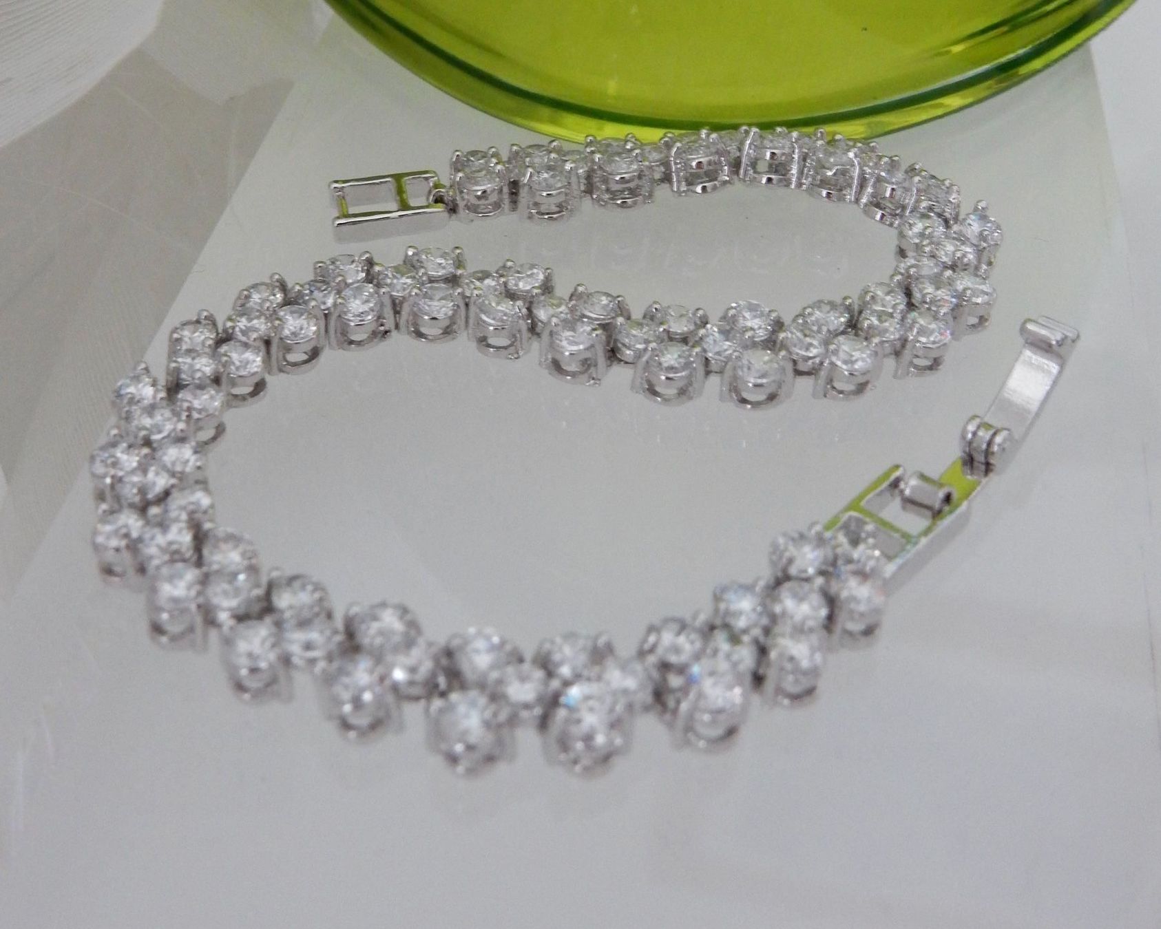 Bracciali & Braccialetti: Elegante Bracelet ! – Nuovo e nell'imballaggio originale da Allschwil venduto da Weyli18
