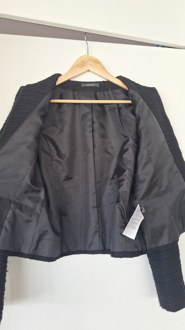 Esprit Jacken: Schwarze elegante Esprit Kurzjacke, Gr. 36/38 – Gebraucht aus Oberkulm von kar_jgx9 1