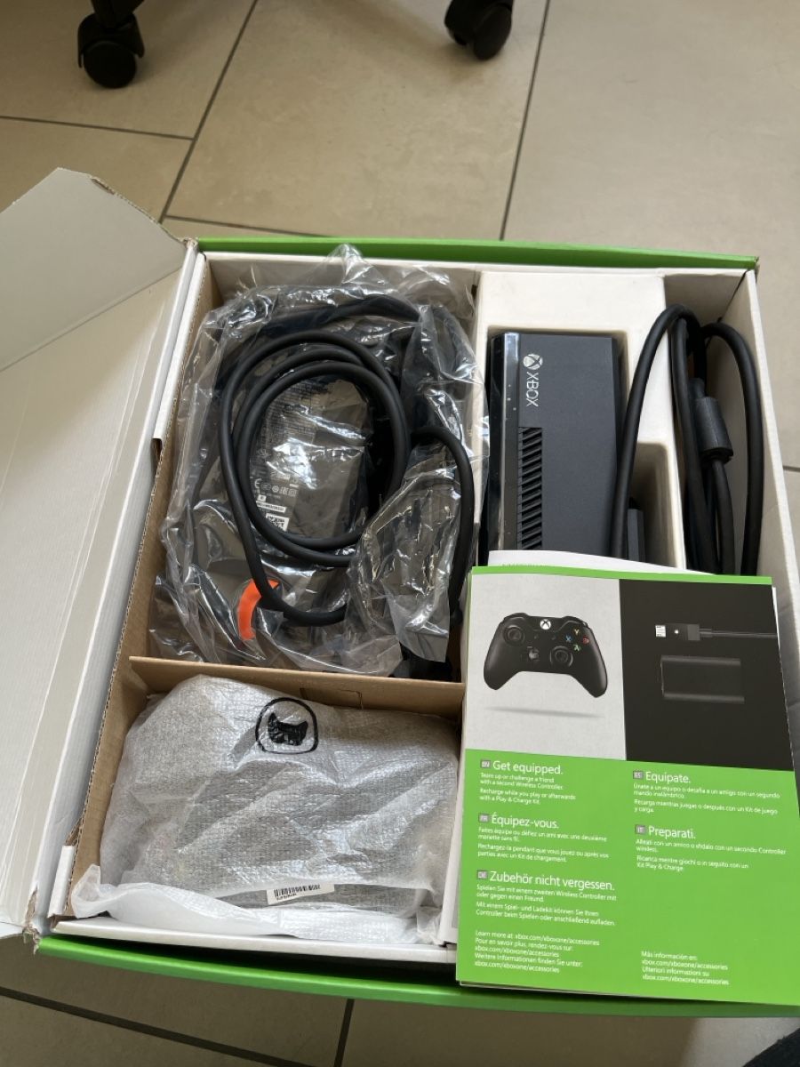 Microsoft Console: Microsoft Xbox One Konsole mit Kinect, Controller & OVP – Un – Usato da Hausen AG venduto da SA283 3