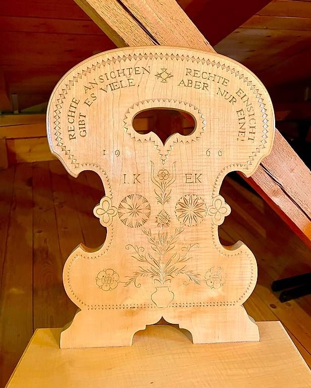 Stühle: ZWEI WUNDERSCHÖNE STABELLEN – Gebraucht aus Thun von amaretti25