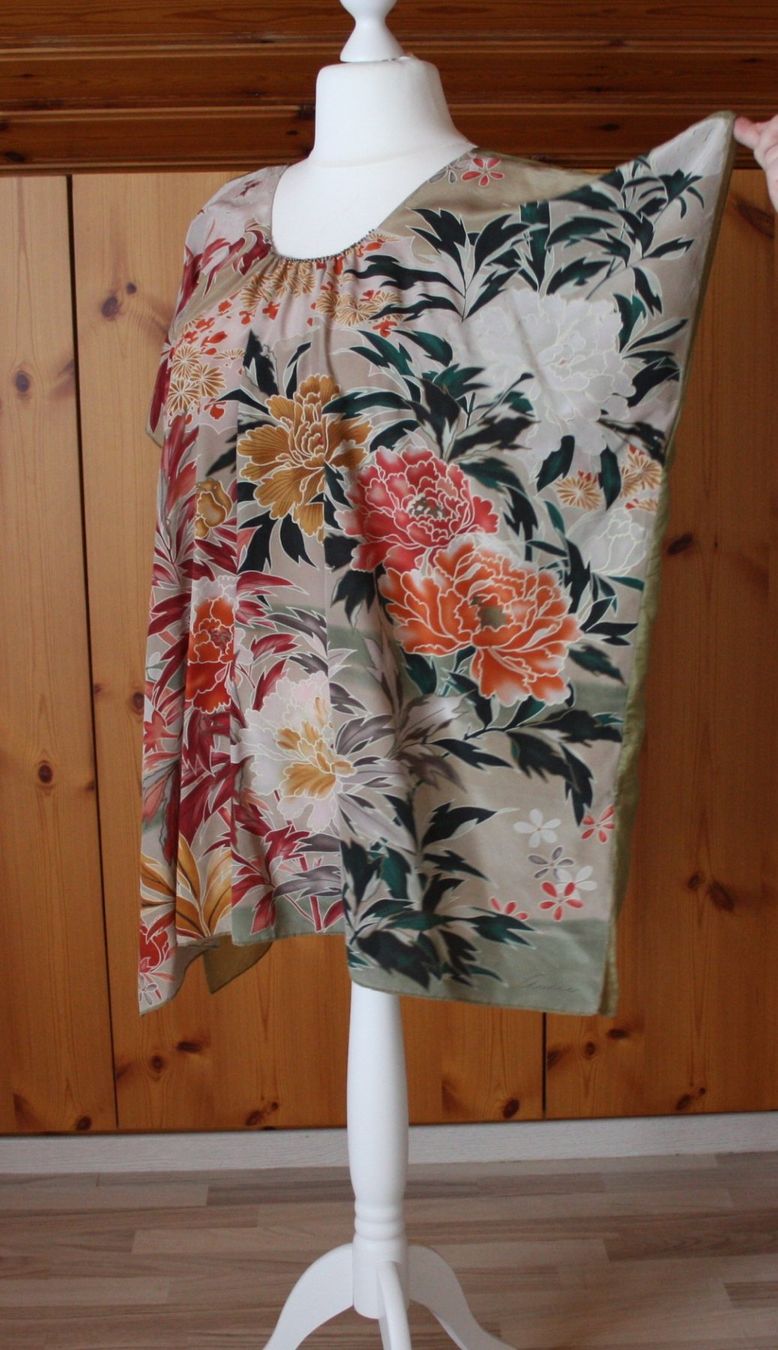 Camicette: Bluse Kurzarm ocker - grün - bunt Seide Gr. XXL – Usato da Flüelen venduto da Diversicum-Curvy 4