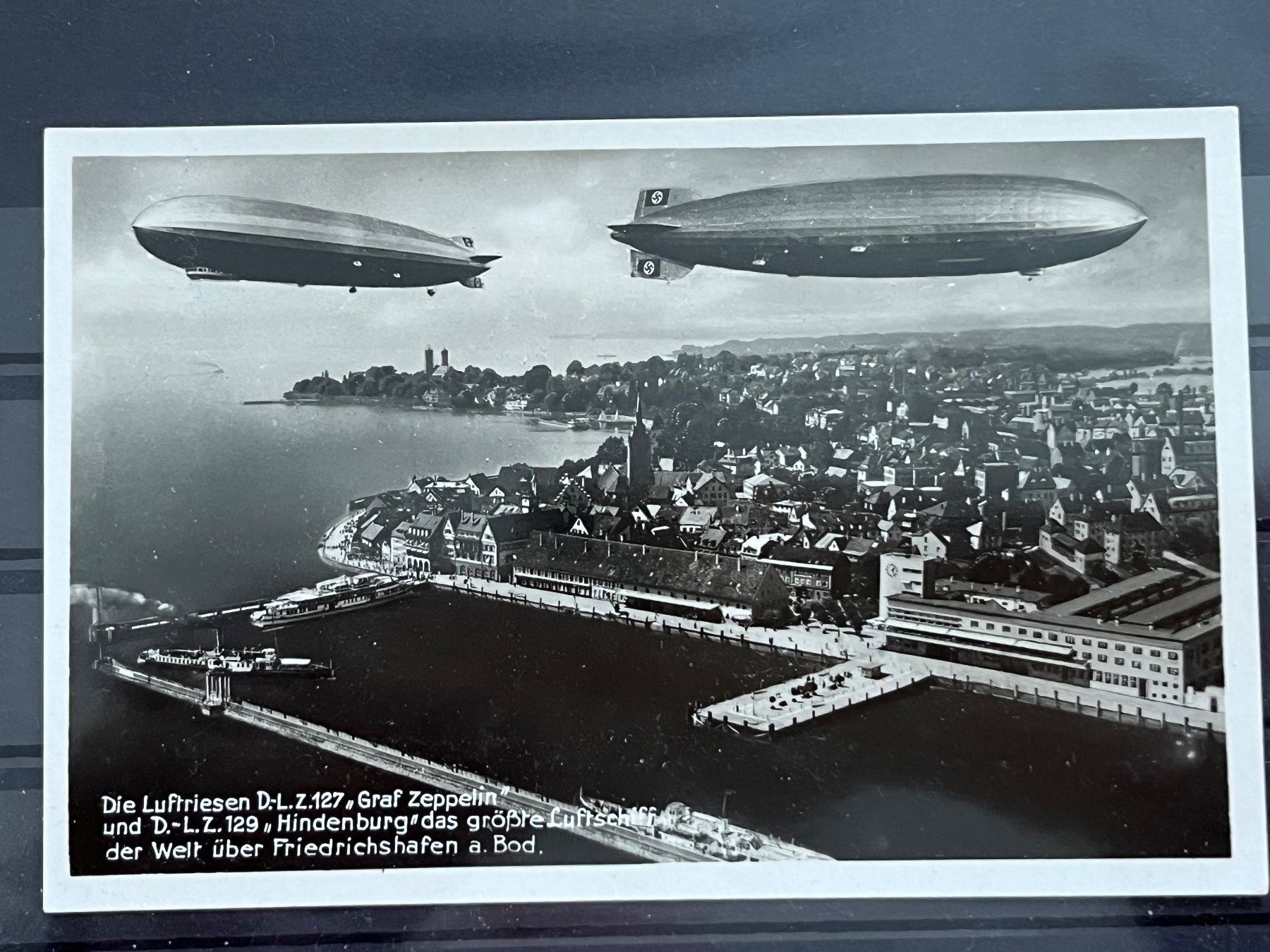 Ansichtskarten: Ansichtskarte Friedrichshafen, Graf Zeppelin und Hindenburg – Gebraucht aus Romanshorn von luxcollect