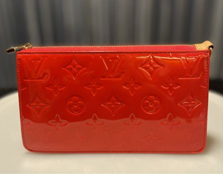 Louis Vuitton Pochette Lexington Rot Lackleder Clutch