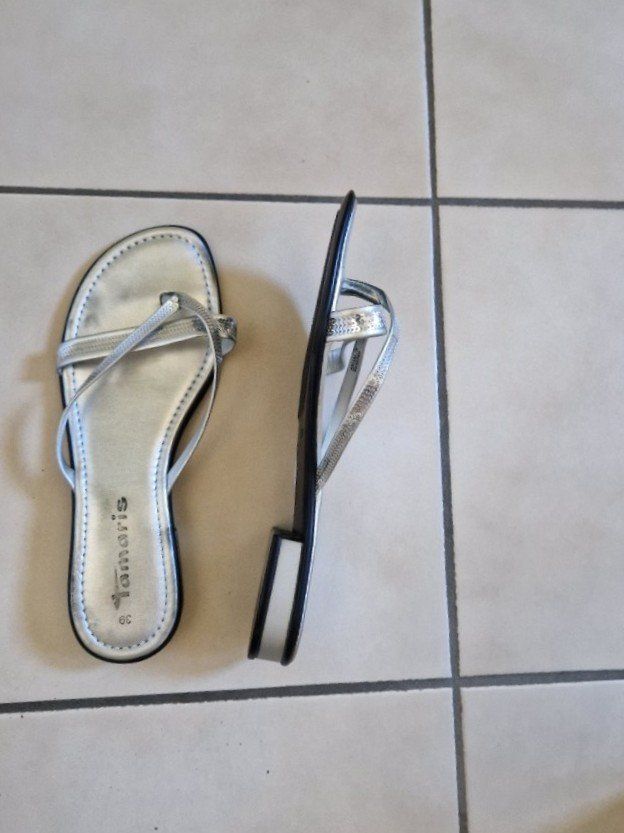 Tamaris Damenschuhe: Flipflop Tamaris, silbern Gr. 39 – Gebraucht aus Basel von aegina 2