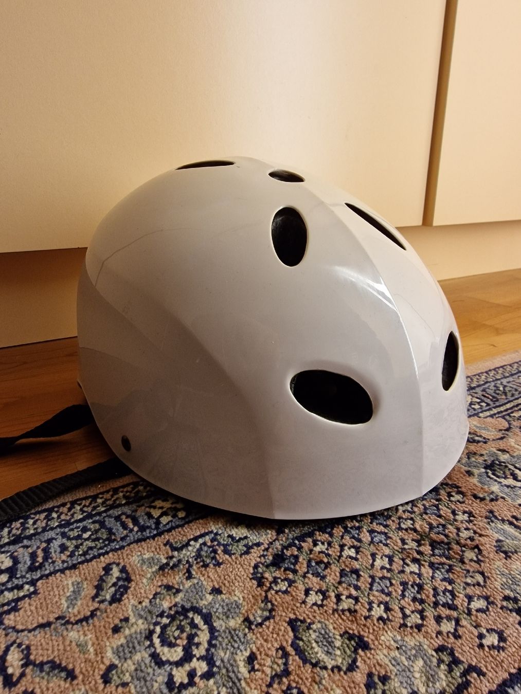 Helme: Skatehelm, Velohelm - Grösse 56-58cm - weiss – Gebraucht aus Bürglen UR von luiroedes 1