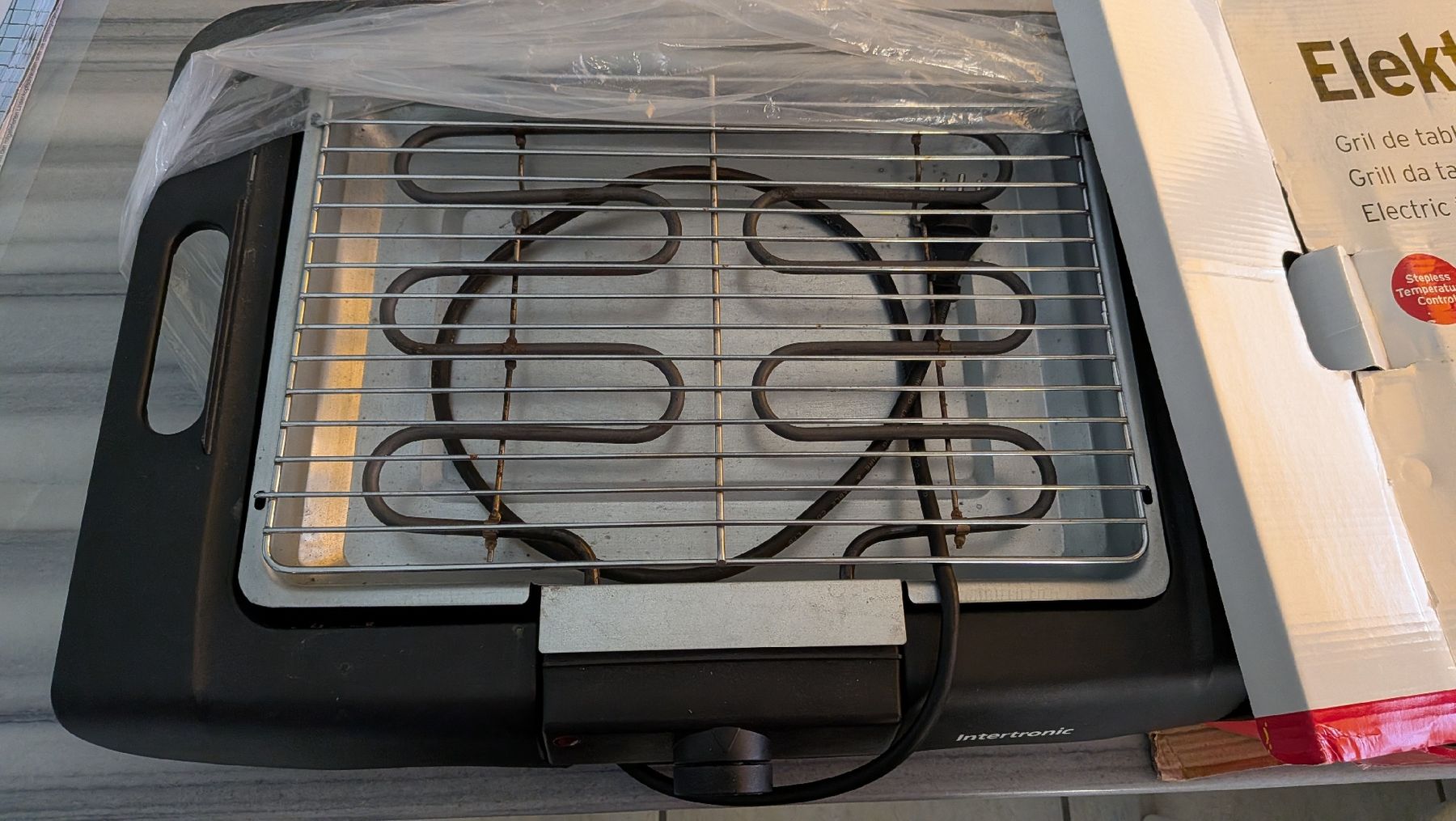 Grills: Elektrischer Tischgrill Intertronic 2000W  – Gebraucht aus Safnern von Yaennu 1