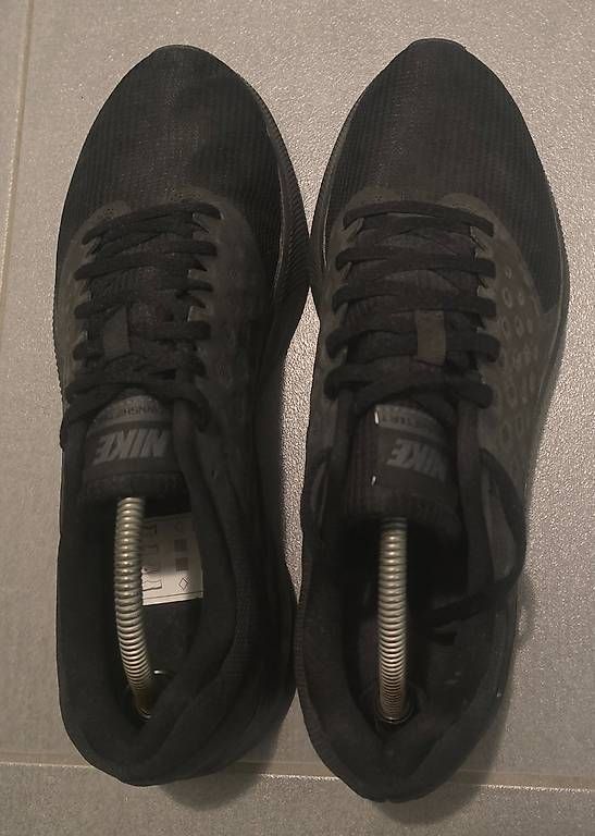 Nike Scarpe da uomo: Herrenschuhe Nike Grösse 45 – Nuovo (secondo la descrizione) da Schaffhausen venduto da F_180